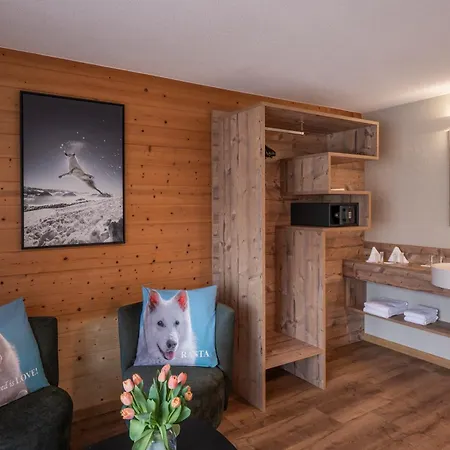 Hotel Chalet Du Lac-3